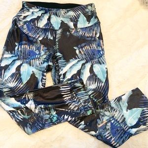 Vogo Tropical Print Capri Leggings